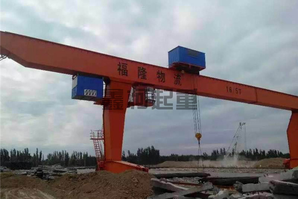 大型起重機安全使用規(guī)范